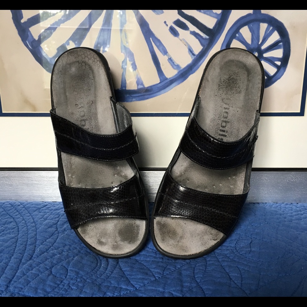 Mephisto leather slip on sandals